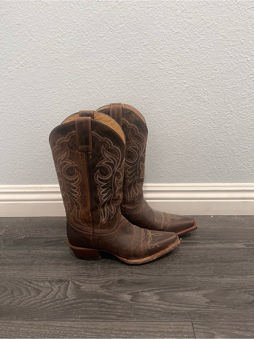 Shyanne Brown Embroidered Leather Western Cowboy Boots